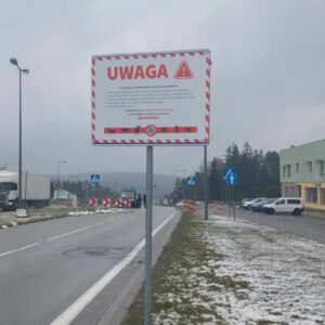 Tablica informacyjna na przejściu granicznym w Barwinku.