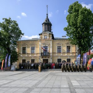 Zdjęcie przedstawia uczestników obchodów Święta 21 Brygady Strzelców Podhalańskich